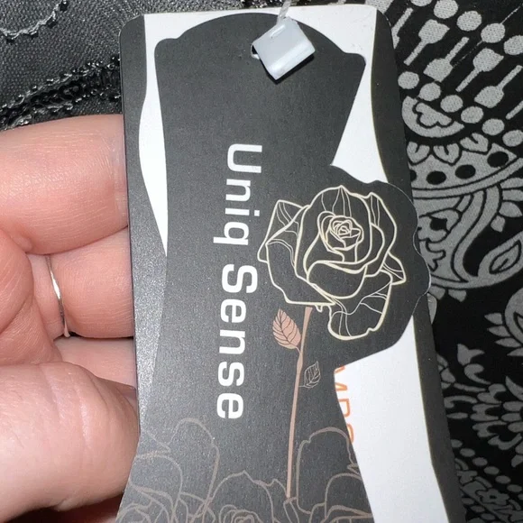 NWT Set Women’s flapper dress XL w gloves, faux Pearls, head piece, and earrings - Picture 8 of 8